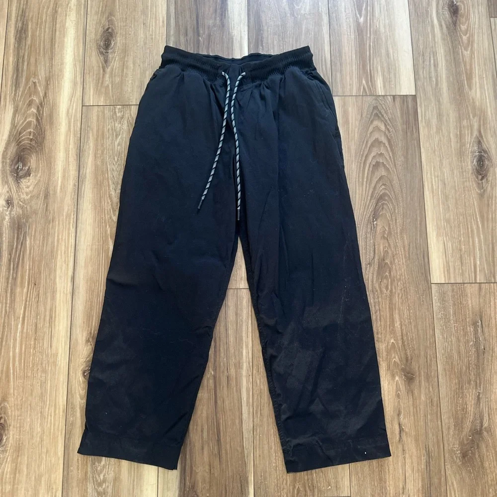 Athleta women’s Trekkie straight crop pants size 4 - Picture 3 of 6